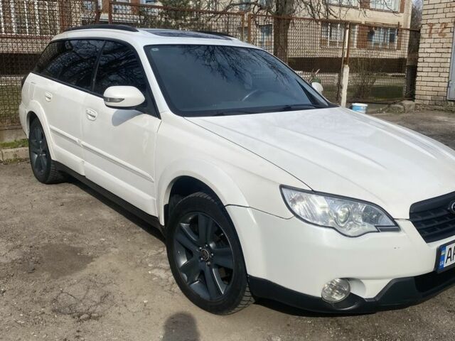 Белый Субару Аутбек, объемом двигателя 2.5 л и пробегом 227 тыс. км за 6200 $, фото 7 на Automoto.ua