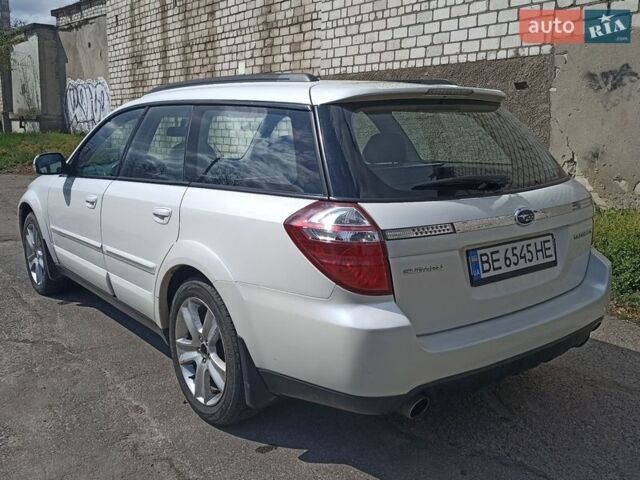 Білий Субару Аутбек, об'ємом двигуна 2.5 л та пробігом 268 тис. км за 5500 $, фото 3 на Automoto.ua