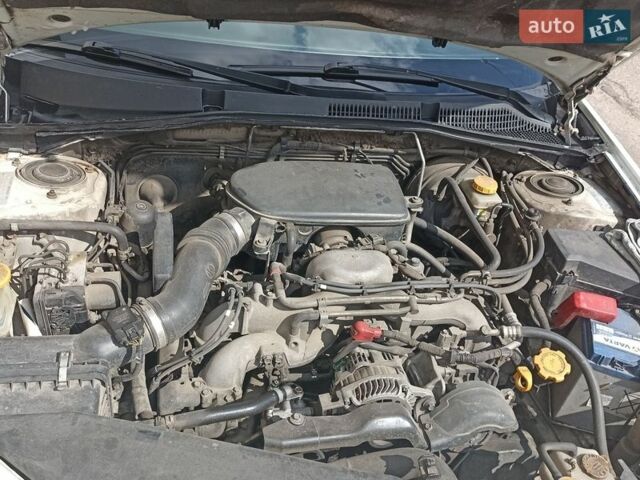 Білий Субару Аутбек, об'ємом двигуна 2.5 л та пробігом 268 тис. км за 5500 $, фото 10 на Automoto.ua