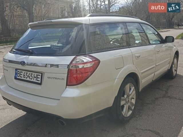 Білий Субару Аутбек, об'ємом двигуна 2.5 л та пробігом 268 тис. км за 5500 $, фото 5 на Automoto.ua