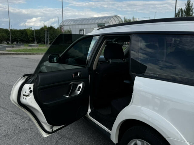 Білий Субару Аутбек, об'ємом двигуна 2.5 л та пробігом 152 тис. км за 6500 $, фото 27 на Automoto.ua