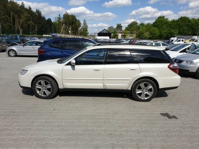 Білий Субару Аутбек, об'ємом двигуна 2 л та пробігом 250 тис. км за 4500 $, фото 2 на Automoto.ua