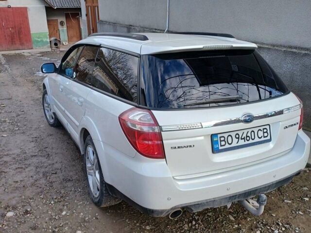 Білий Субару Аутбек, об'ємом двигуна 2.5 л та пробігом 184 тис. км за 7500 $, фото 2 на Automoto.ua