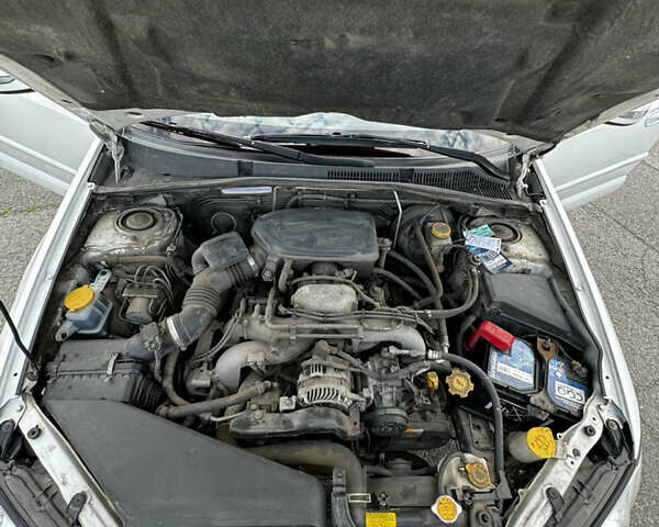 Білий Субару Аутбек, об'ємом двигуна 2.5 л та пробігом 152 тис. км за 7800 $, фото 20 на Automoto.ua