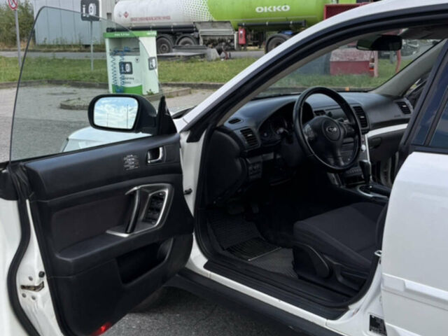 Білий Субару Аутбек, об'ємом двигуна 2.5 л та пробігом 152 тис. км за 6500 $, фото 24 на Automoto.ua