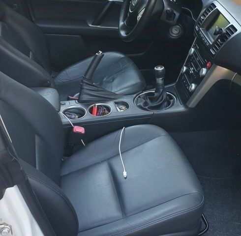 Білий Субару Аутбек, об'ємом двигуна 2 л та пробігом 250 тис. км за 4500 $, фото 6 на Automoto.ua