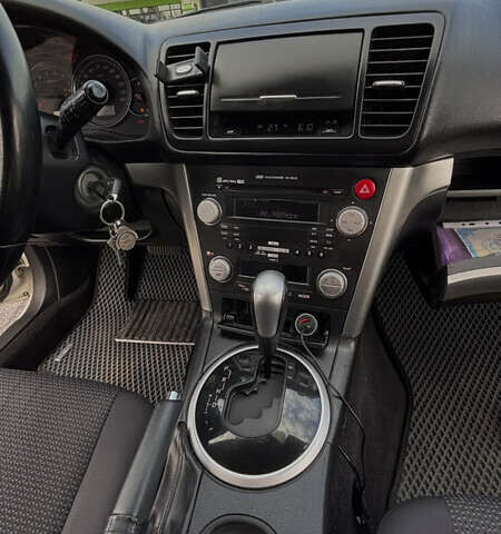 Білий Субару Аутбек, об'ємом двигуна 2.5 л та пробігом 152 тис. км за 7800 $, фото 21 на Automoto.ua