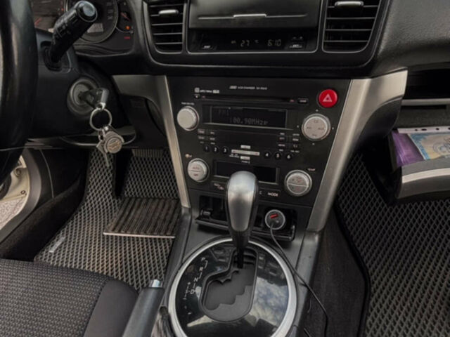 Білий Субару Аутбек, об'ємом двигуна 2.5 л та пробігом 152 тис. км за 6500 $, фото 20 на Automoto.ua