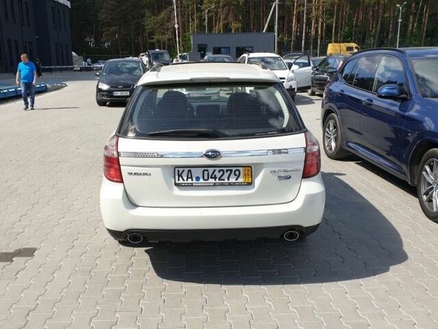 Білий Субару Аутбек, об'ємом двигуна 2 л та пробігом 250 тис. км за 4500 $, фото 4 на Automoto.ua