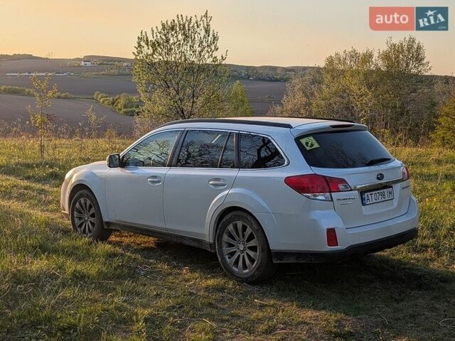Білий Субару Аутбек, об'ємом двигуна 2.5 л та пробігом 284 тис. км за 9000 $, фото 6 на Automoto.ua