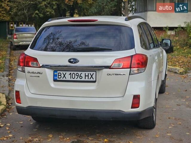 Субару Аутбек 2010 у Львові на Automoto.ua Білий Субару Аутбек, об'ємом двигуна 2.46 л та пробігом 270 тис. км за 7700 $, фото 3 на Automoto.ua