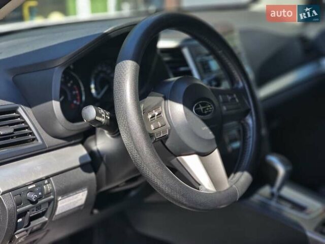 Білий Субару Аутбек, об'ємом двигуна 2.4 л та пробігом 265 тис. км за 8800 $, фото 8 на Automoto.ua
