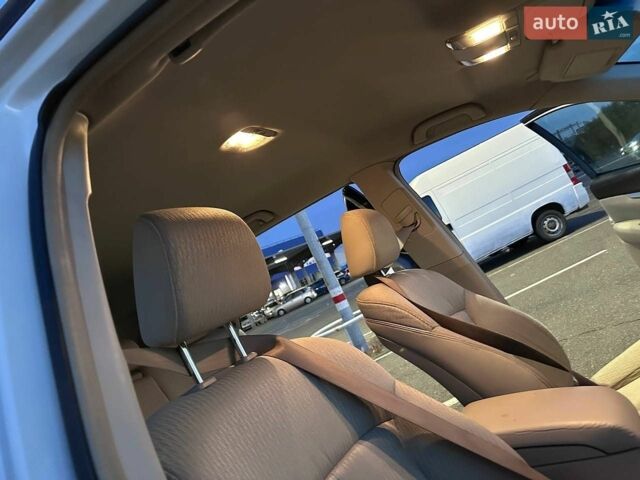 Білий Субару Аутбек, об'ємом двигуна 2.46 л та пробігом 250 тис. км за 7800 $, фото 12 на Automoto.ua