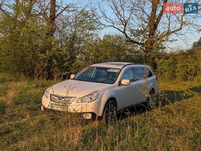Білий Субару Аутбек, об'ємом двигуна 2.5 л та пробігом 284 тис. км за 9000 $, фото 4 на Automoto.ua