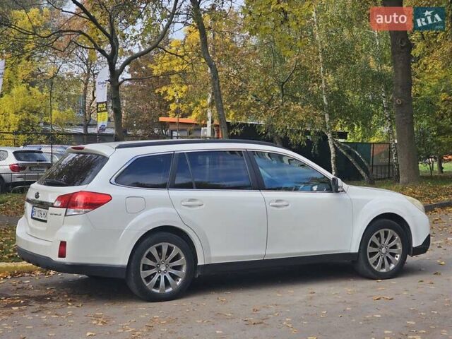 Субару Аутбек 2010 у Львові на Automoto.ua Білий Субару Аутбек, об'ємом двигуна 2.46 л та пробігом 270 тис. км за 7700 $, фото 9 на Automoto.ua