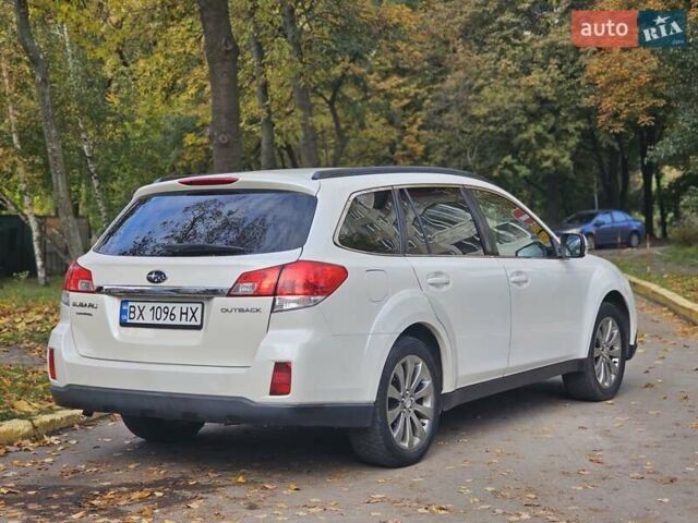 Субару Аутбек 2010 у Львові на Automoto.ua Білий Субару Аутбек, об'ємом двигуна 2.46 л та пробігом 270 тис. км за 7700 $, фото 1 на Automoto.ua