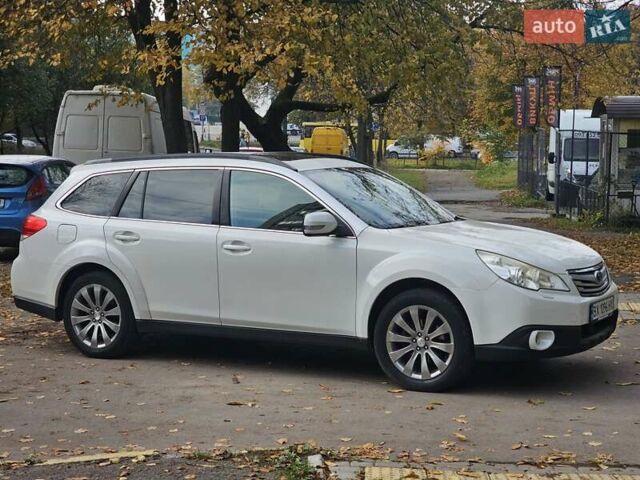 Субару Аутбек 2010 у Львові на Automoto.ua Білий Субару Аутбек, об'ємом двигуна 2.46 л та пробігом 270 тис. км за 7700 $, фото 7 на Automoto.ua