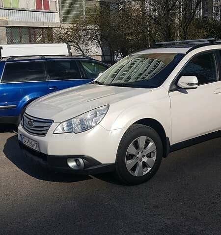 Білий Субару Аутбек, об'ємом двигуна 3.6 л та пробігом 297 тис. км за 9999 $, фото 12 на Automoto.ua