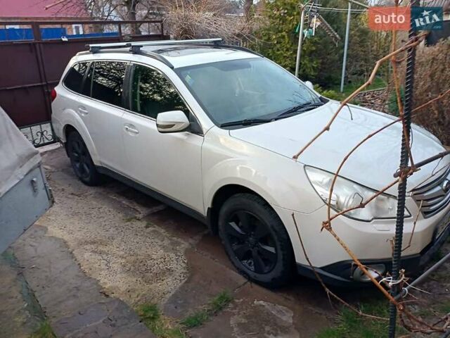 Білий Субару Аутбек, об'ємом двигуна 3.6 л та пробігом 297 тис. км за 9999 $, фото 34 на Automoto.ua