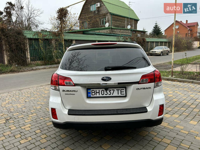Белый Субару Аутбек, объемом двигателя 2.46 л и пробегом 194 тыс. км за 10300 $, фото 5 на Automoto.ua