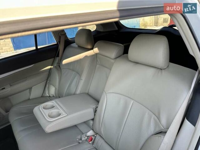 Білий Субару Аутбек, об'ємом двигуна 2.46 л та пробігом 209 тис. км за 10500 $, фото 21 на Automoto.ua