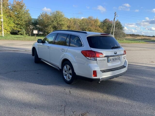 Білий Субару Аутбек, об'ємом двигуна 2 л та пробігом 355 тис. км за 8500 $, фото 13 на Automoto.ua