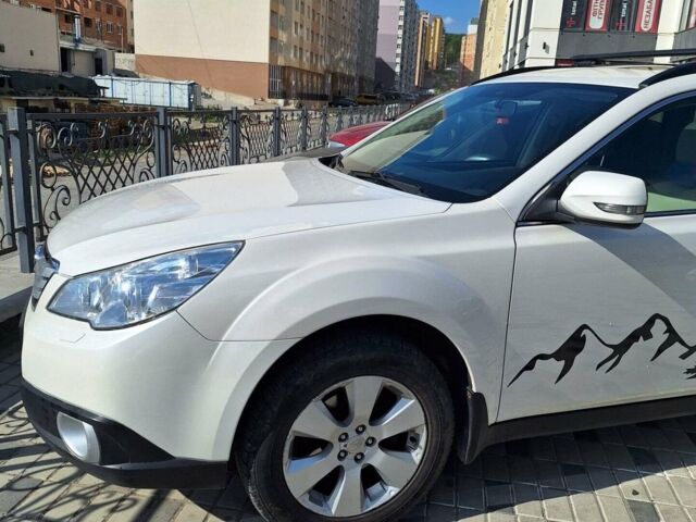 Білий Субару Аутбек, об'ємом двигуна 2.5 л та пробігом 230 тис. км за 9500 $, фото 2 на Automoto.ua