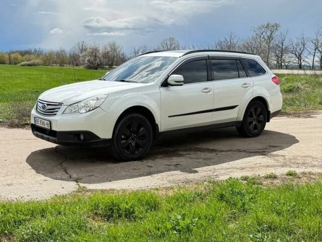 Білий Субару Аутбек, об'ємом двигуна 3.6 л та пробігом 381 тис. км за 7500 $, фото 8 на Automoto.ua