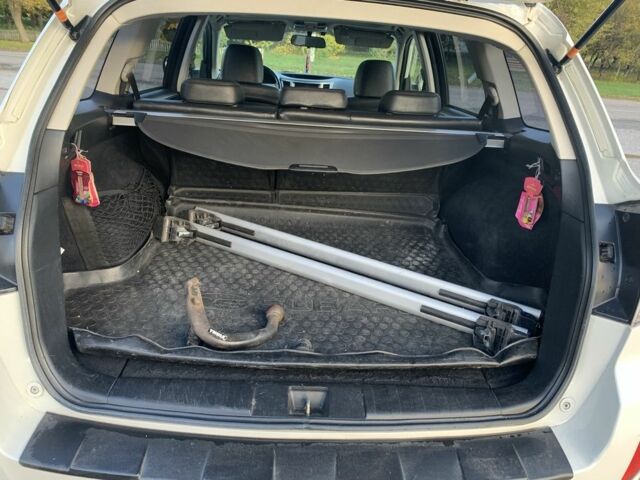 Білий Субару Аутбек, об'ємом двигуна 2 л та пробігом 355 тис. км за 8500 $, фото 7 на Automoto.ua