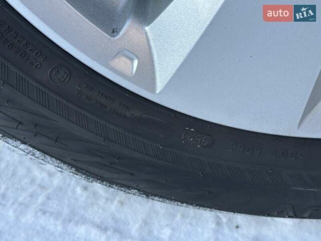 Білий Субару Аутбек, об'ємом двигуна 2.46 л та пробігом 209 тис. км за 10500 $, фото 14 на Automoto.ua