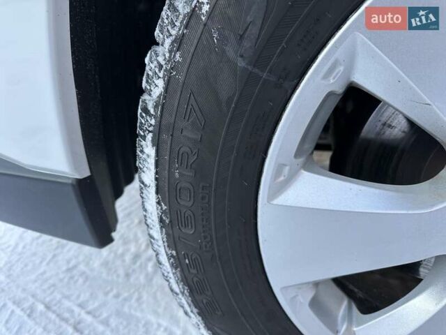 Білий Субару Аутбек, об'ємом двигуна 2.46 л та пробігом 209 тис. км за 10500 $, фото 13 на Automoto.ua