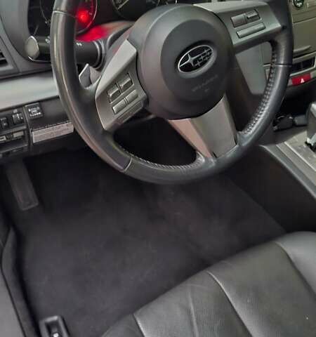 Белый Субару Аутбек, объемом двигателя 2.46 л и пробегом 166 тыс. км за 10500 $, фото 6 на Automoto.ua