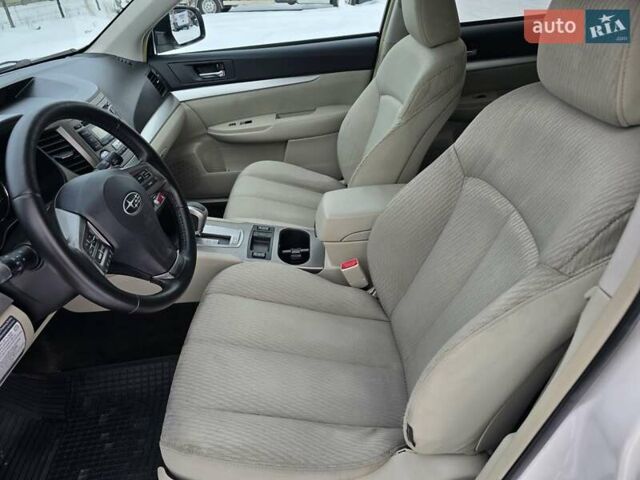 Білий Субару Аутбек, об'ємом двигуна 2.46 л та пробігом 189 тис. км за 8999 $, фото 34 на Automoto.ua