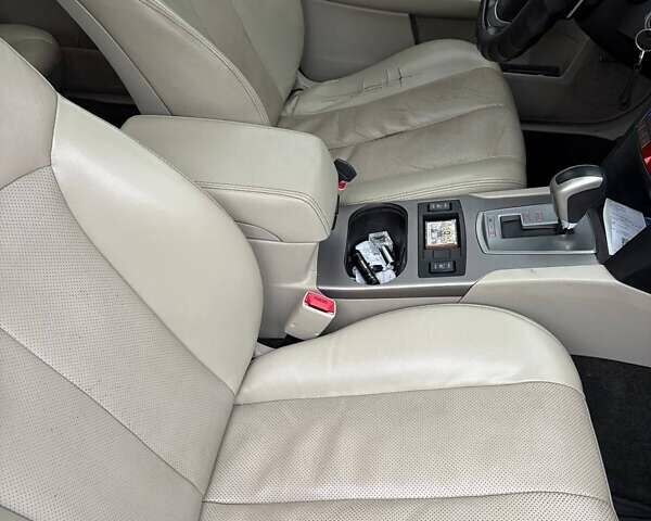 Белый Субару Аутбек, объемом двигателя 2.46 л и пробегом 312 тыс. км за 10000 $, фото 13 на Automoto.ua