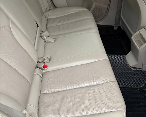 Белый Субару Аутбек, объемом двигателя 2.46 л и пробегом 312 тыс. км за 10000 $, фото 11 на Automoto.ua