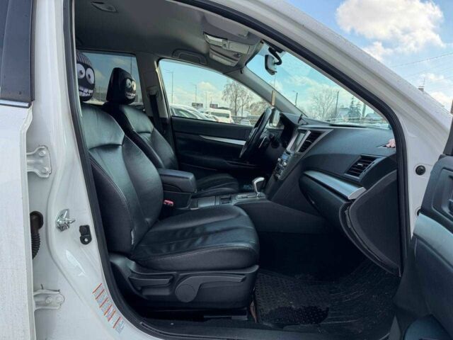 Белый Субару Аутбек, объемом двигателя 2.5 л и пробегом 305 тыс. км за 9990 $, фото 11 на Automoto.ua