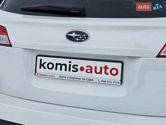 Білий Субару Аутбек, об'ємом двигуна 2.46 л та пробігом 189 тис. км за 8999 $, фото 18 на Automoto.ua