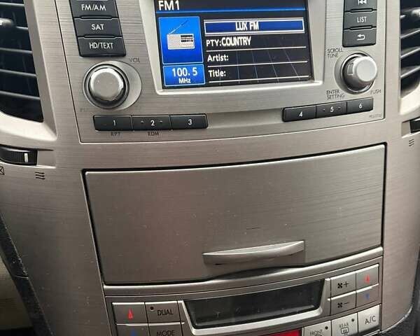 Белый Субару Аутбек, объемом двигателя 2.46 л и пробегом 312 тыс. км за 10000 $, фото 19 на Automoto.ua
