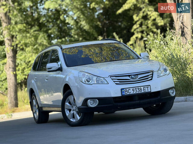 Білий Субару Аутбек, об'ємом двигуна 2.46 л та пробігом 189 тис. км за 9999 $, фото 24 на Automoto.ua