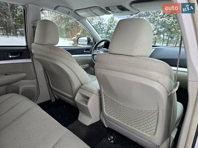 Білий Субару Аутбек, об'ємом двигуна 2.46 л та пробігом 189 тис. км за 8999 $, фото 44 на Automoto.ua