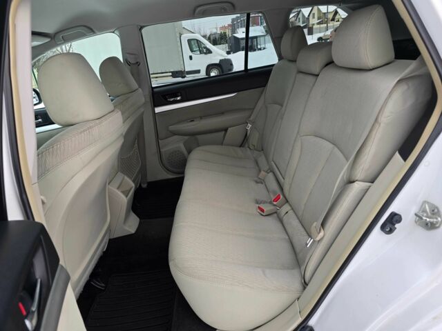 Білий Субару Аутбек, об'ємом двигуна 2.46 л та пробігом 189 тис. км за 8999 $, фото 9 на Automoto.ua