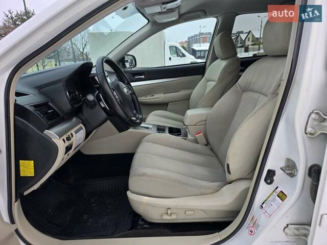 Білий Субару Аутбек, об'ємом двигуна 2.46 л та пробігом 189 тис. км за 8999 $, фото 33 на Automoto.ua