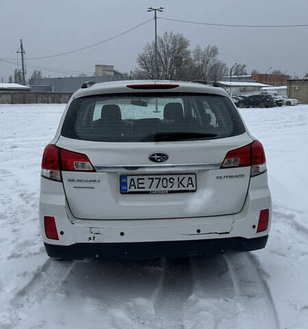 Білий Субару Аутбек, об'ємом двигуна 2.46 л та пробігом 210 тис. км за 8500 $, фото 4 на Automoto.ua