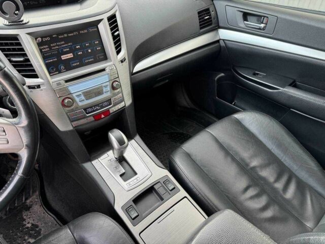 Белый Субару Аутбек, объемом двигателя 2.5 л и пробегом 305 тыс. км за 9990 $, фото 23 на Automoto.ua