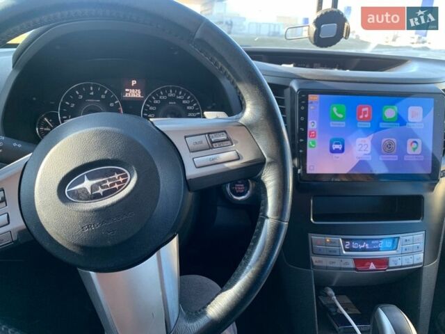 Білий Субару Аутбек, об'ємом двигуна 2.46 л та пробігом 293 тис. км за 9300 $, фото 6 на Automoto.ua