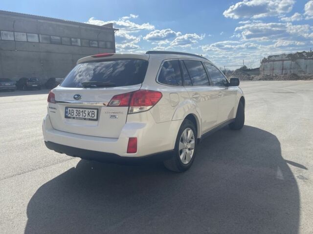 Белый Субару Аутбек, объемом двигателя 2 л и пробегом 255 тыс. км за 9000 $, фото 5 на Automoto.ua