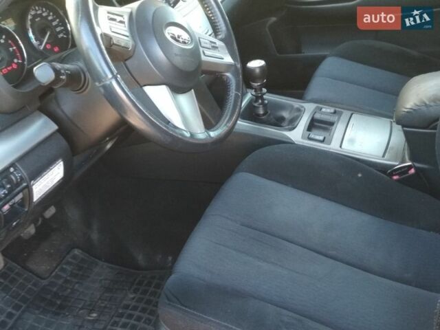 Белый Субару Аутбек, объемом двигателя 2.46 л и пробегом 189 тыс. км за 8500 $, фото 7 на Automoto.ua