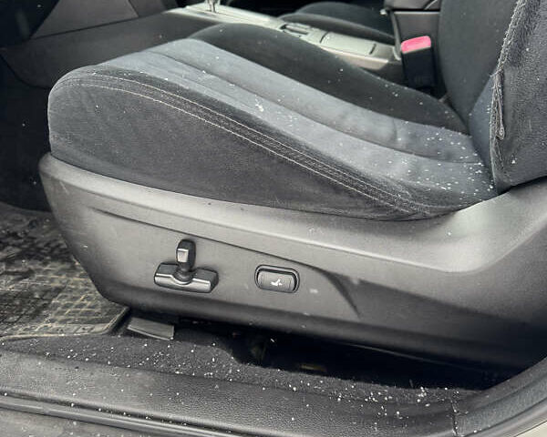 Білий Субару Аутбек, об'ємом двигуна 2.46 л та пробігом 210 тис. км за 8500 $, фото 14 на Automoto.ua