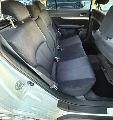 Белый Субару Аутбек, объемом двигателя 2.46 л и пробегом 200 тыс. км за 10000 $, фото 14 на Automoto.ua