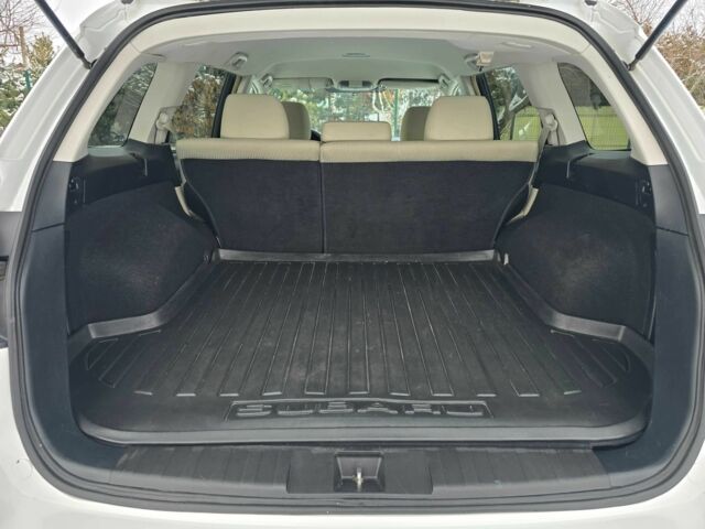 Білий Субару Аутбек, об'ємом двигуна 2.46 л та пробігом 189 тис. км за 8999 $, фото 7 на Automoto.ua